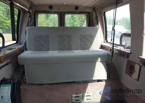 2006 Ford E-250 Commercial/Recreational from USA, damaged, VIN 1FDNE24L06HB26825